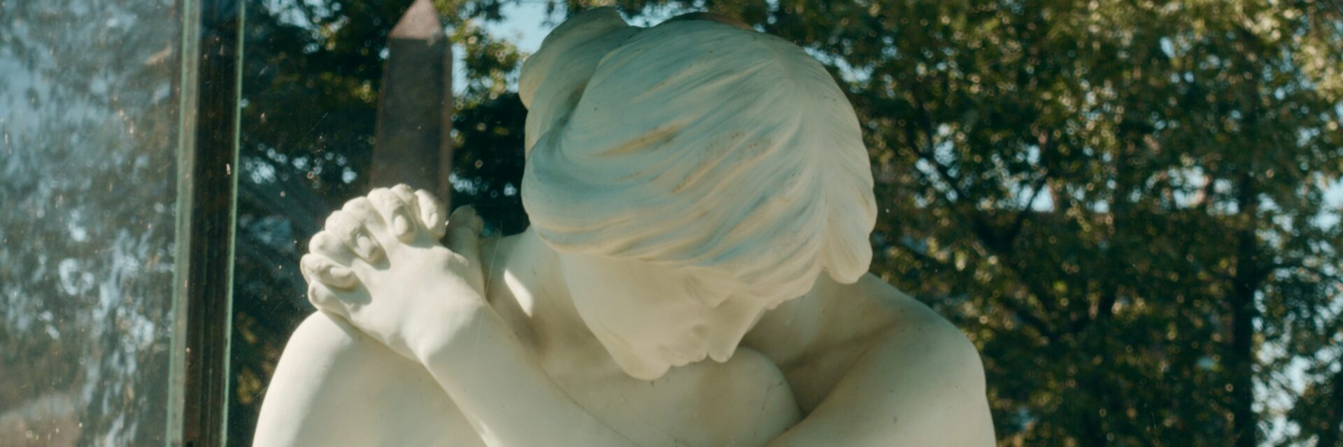 Hugging statue